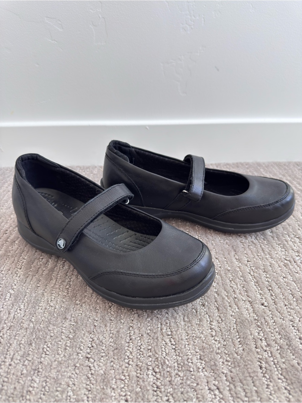 Crocs Saffron Black Leather Mary Jane Work Shoes Slip Resistant Women's Size 10